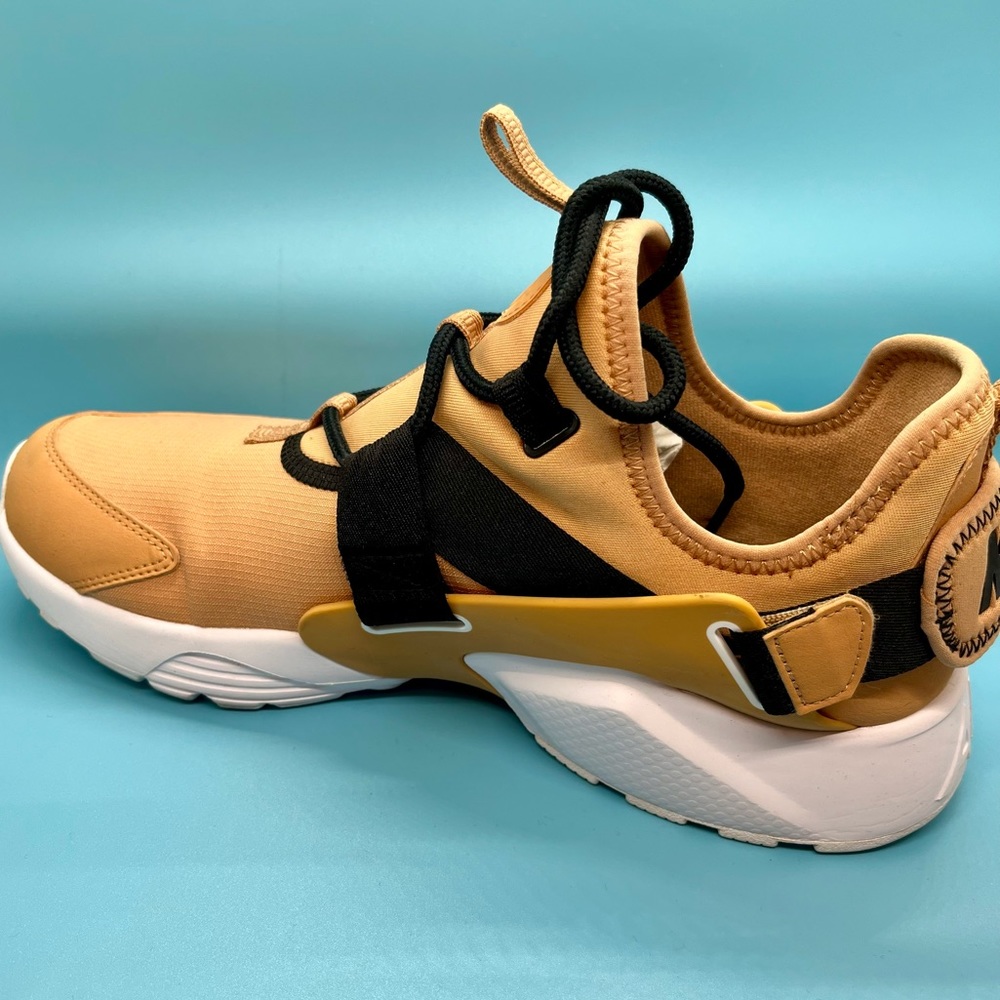 Women’s Nike Air Huarache City Low - Praline